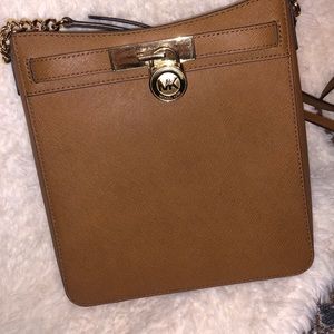 ✨Like New Michael Kors Leather Crossbody Purse ✨